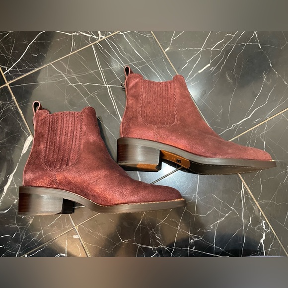 Coach Bowery Chelsea Boot Red Metallic Size 7 - Picture 2 of 6